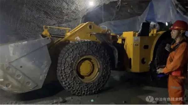 新投入到井下生產的3立方米鏟運機