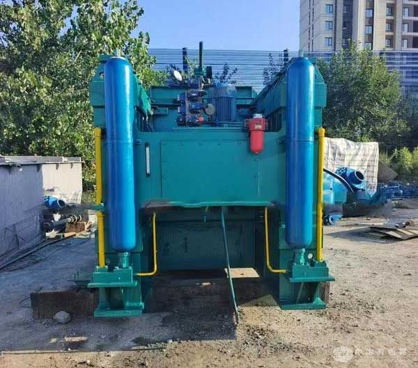 礦用輥壓機 