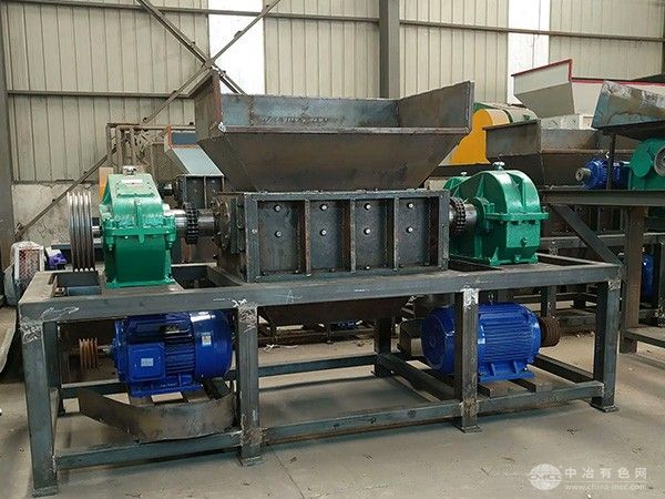 廢舊鋰電池撕碎機