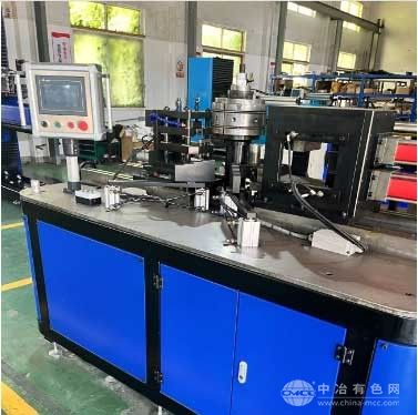 翻邊打孔一體機