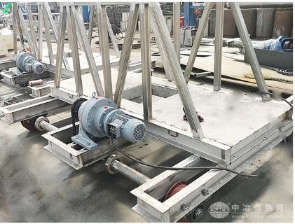 行車式抬耙刮泥機