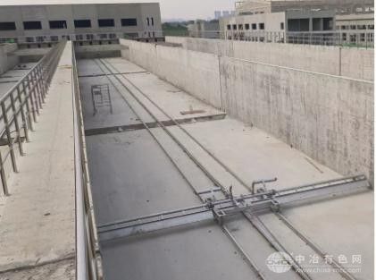 單軌式水下刮泥機