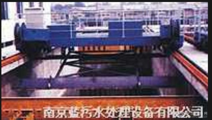 行車式抬耙(撇渣)刮泥機