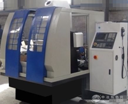 金屬雕銑機