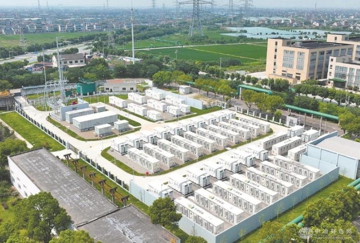 新疆哈密建成100MW/400MWh全釩液流電池儲能項目